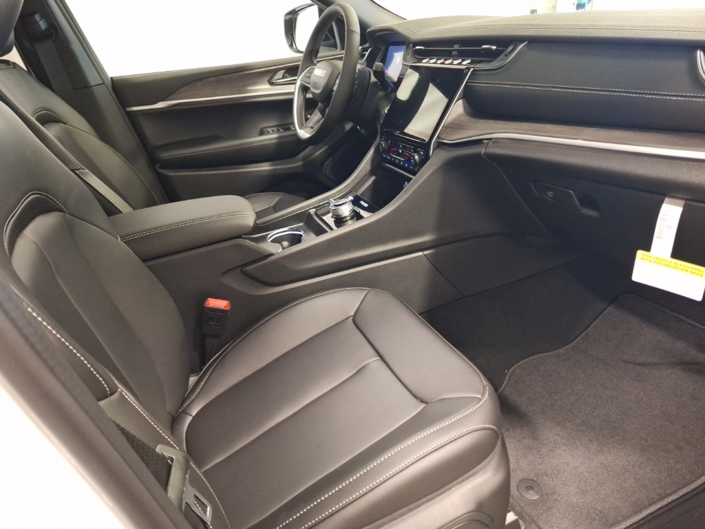 new 2025 Jeep Grand Cherokee L car, priced at $50,167