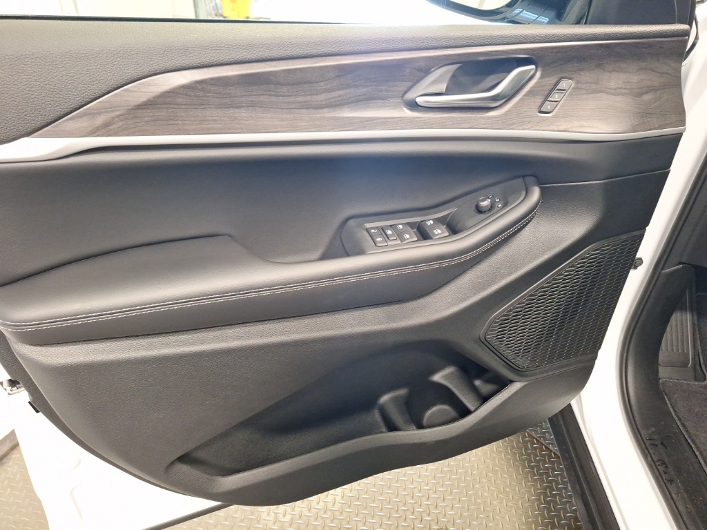 new 2025 Jeep Grand Cherokee L car, priced at $50,167