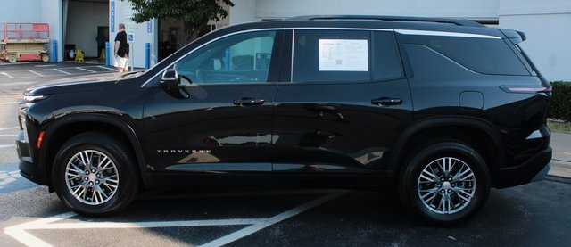 used 2024 Chevrolet Traverse car, priced at $37,000