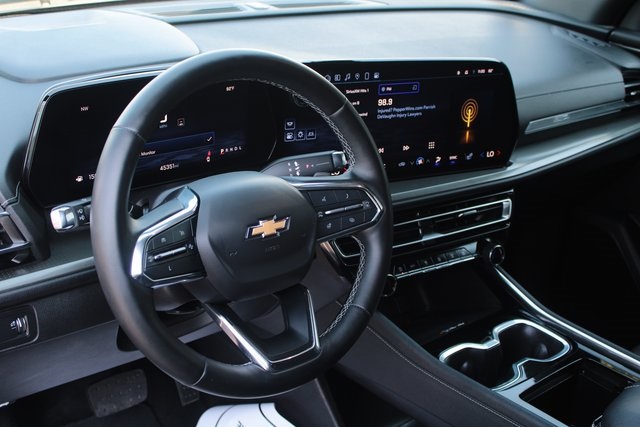 used 2024 Chevrolet Traverse car, priced at $37,000