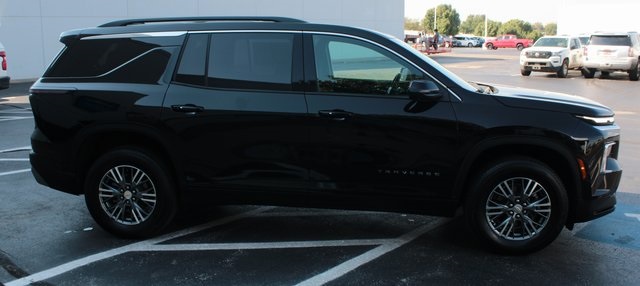 used 2024 Chevrolet Traverse car, priced at $37,000
