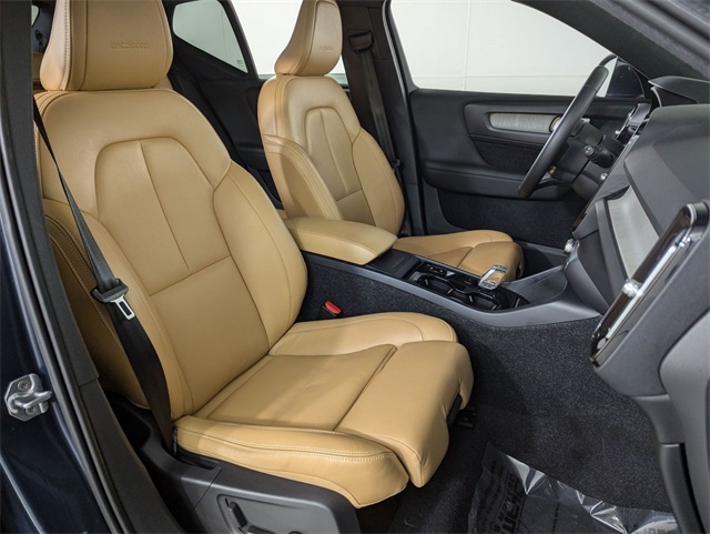 used 2019 Volvo XC40 car, priced at $24,981