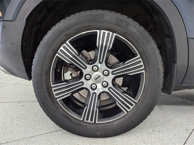 used 2019 Volvo XC40 car, priced at $24,981