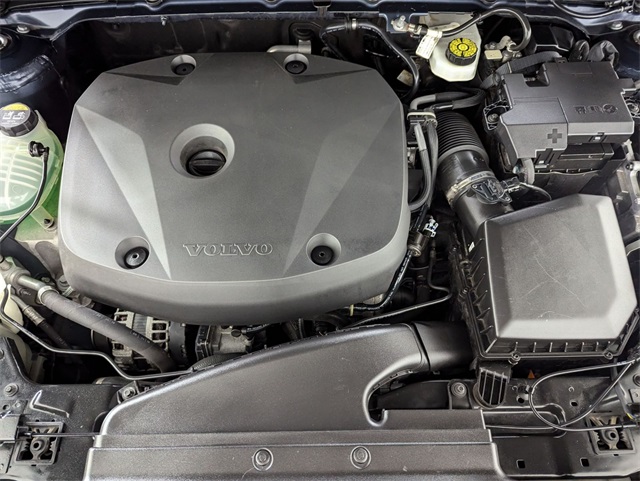 used 2019 Volvo XC40 car, priced at $24,981