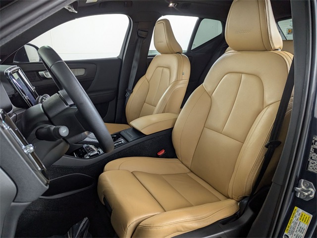 used 2019 Volvo XC40 car, priced at $24,981
