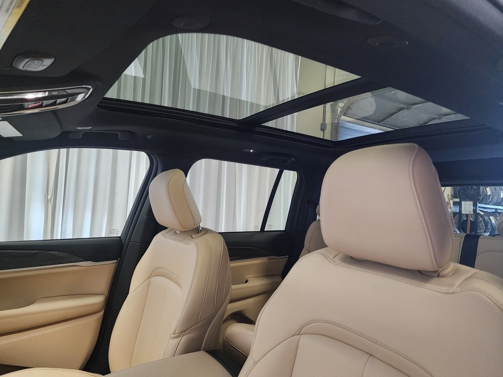 new 2025 Jeep Grand Cherokee car, priced at $47,885