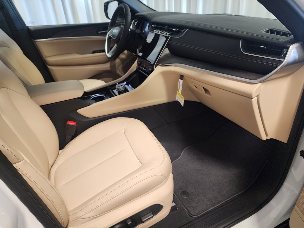 new 2025 Jeep Grand Cherokee car, priced at $47,885