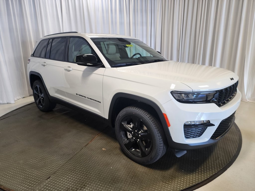 new 2025 Jeep Grand Cherokee car, priced at $47,885