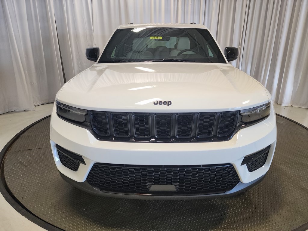 new 2025 Jeep Grand Cherokee car, priced at $47,885