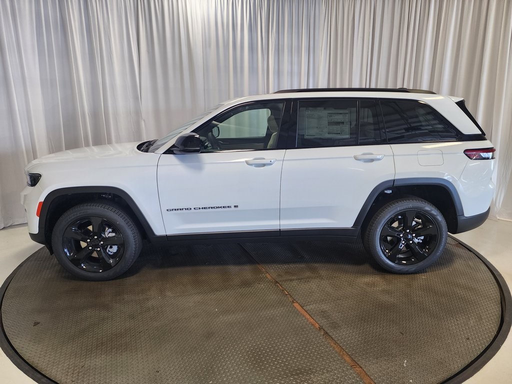 new 2025 Jeep Grand Cherokee car, priced at $47,885