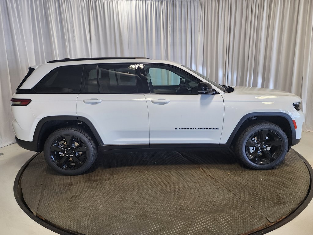 new 2025 Jeep Grand Cherokee car, priced at $47,885