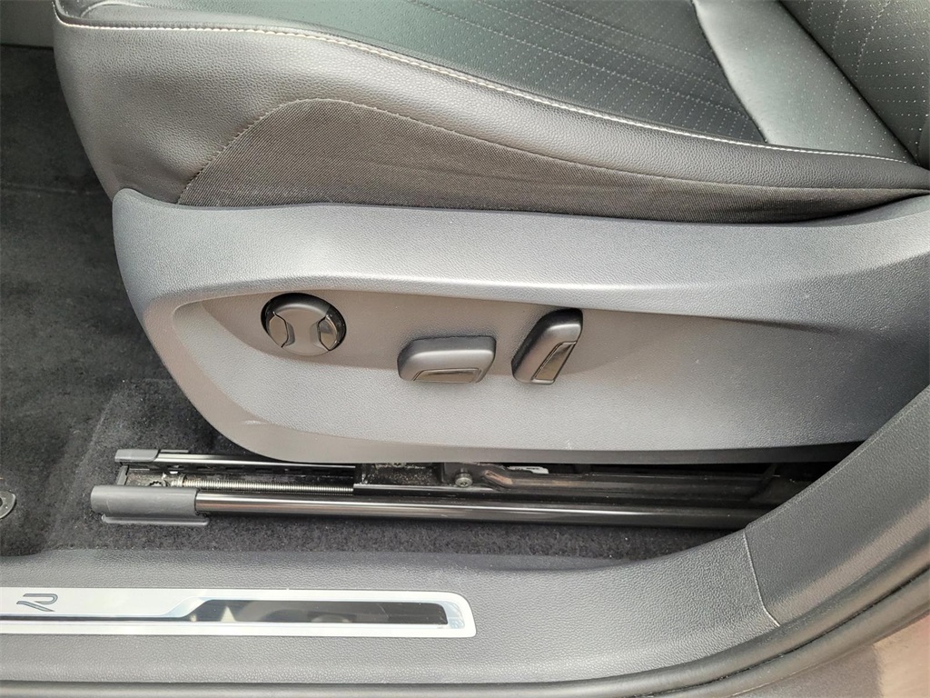 used 2022 Volkswagen Tiguan car, priced at $21,900