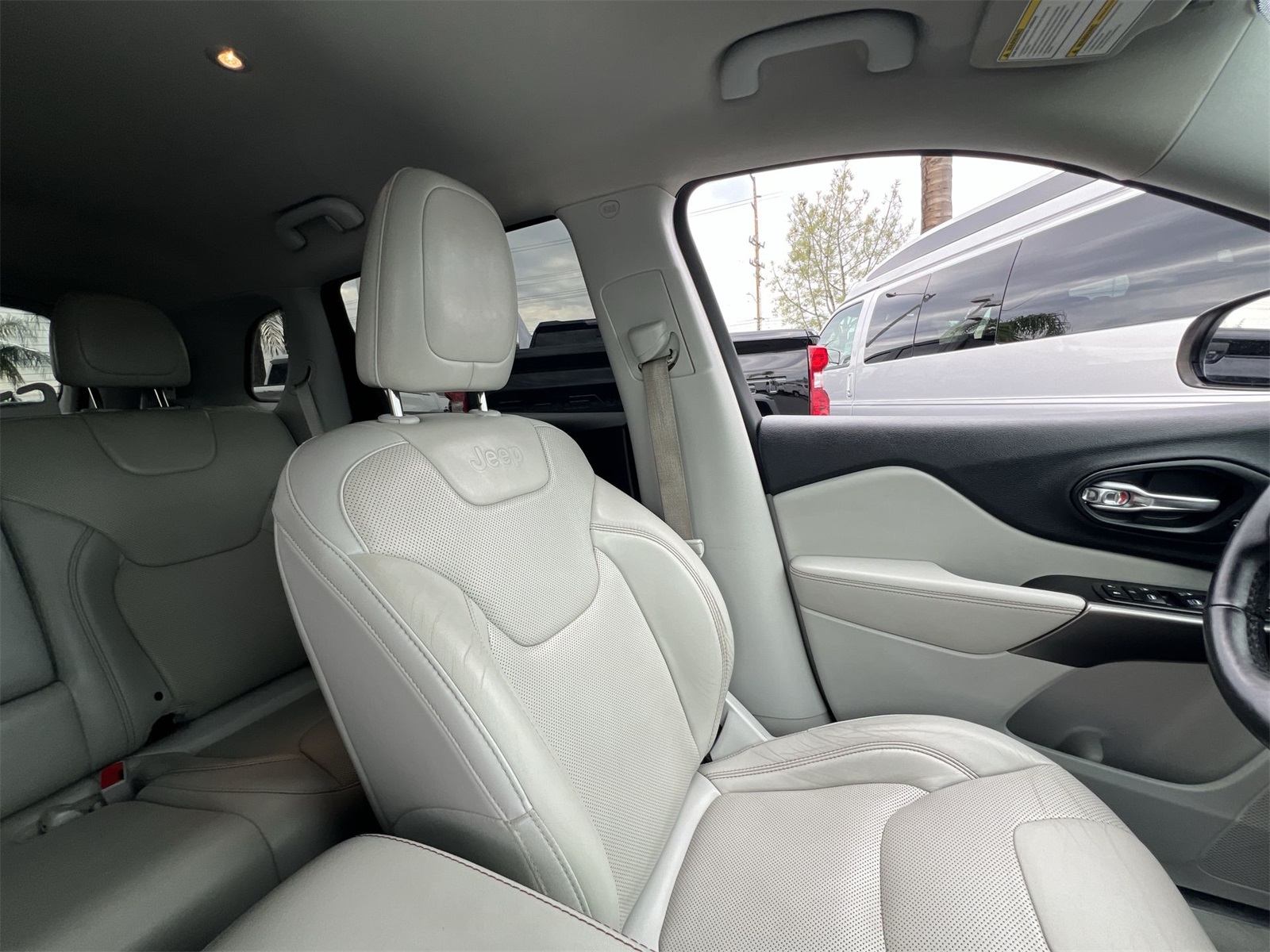 used 2019 Jeep Cherokee car, priced at $17,495
