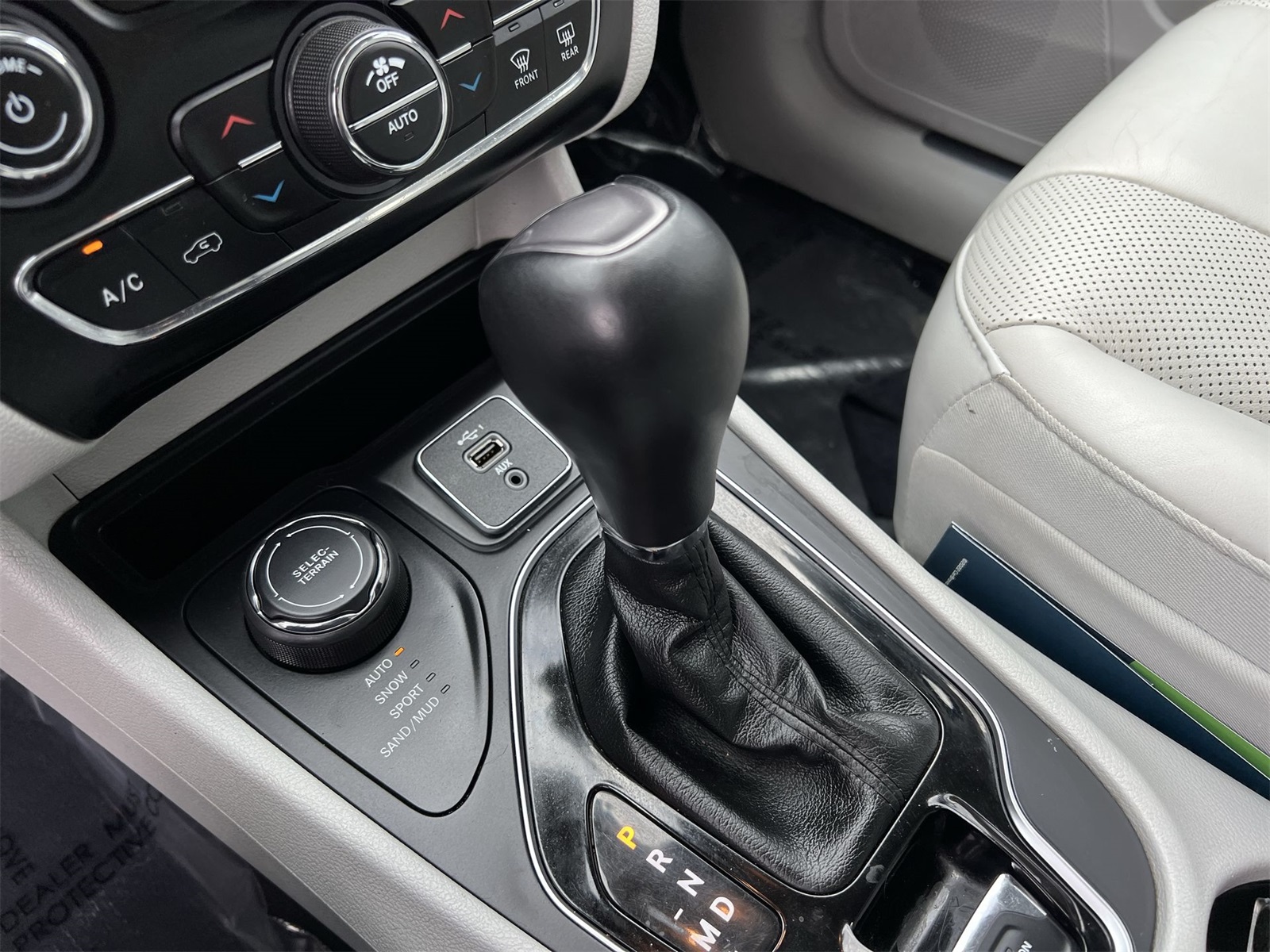 used 2019 Jeep Cherokee car, priced at $17,495