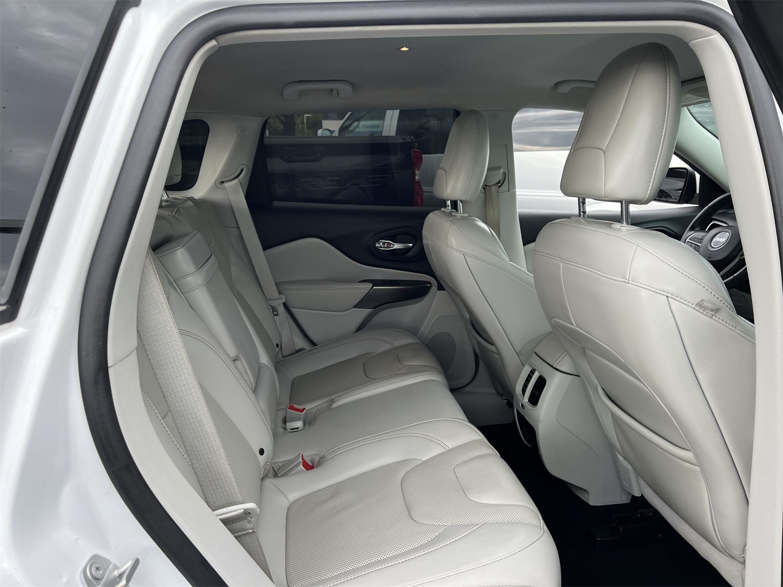 used 2019 Jeep Cherokee car, priced at $17,495