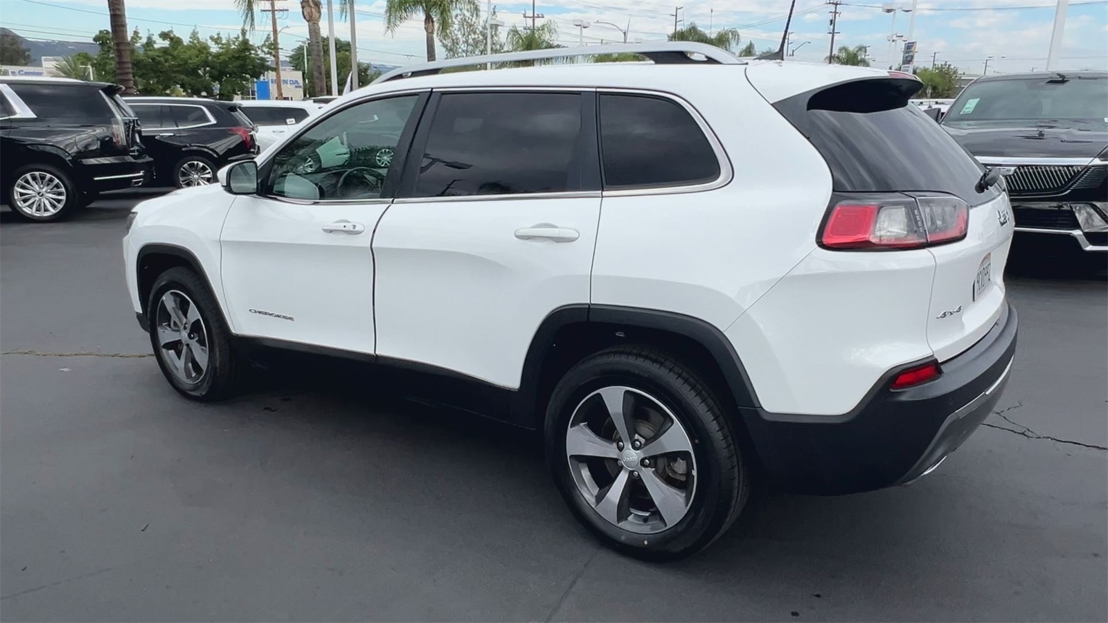 used 2019 Jeep Cherokee car, priced at $17,495