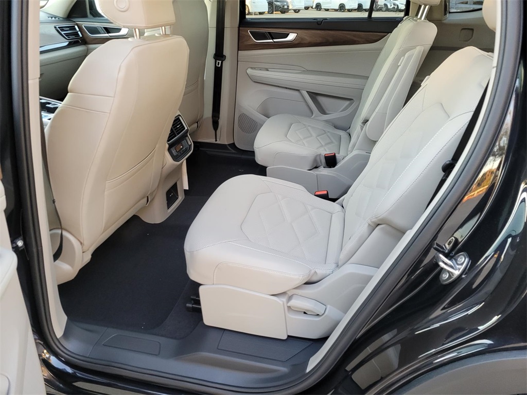 new 2026 Volkswagen Atlas car, priced at $43,783