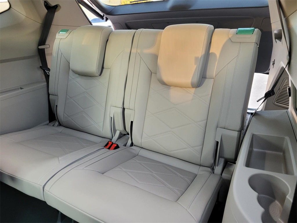 new 2026 Volkswagen Atlas car, priced at $43,783