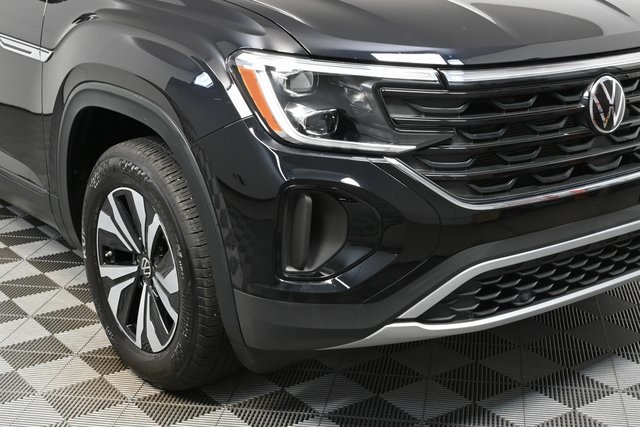 used 2025 Volkswagen Atlas Cross Sport car, priced at $35,900