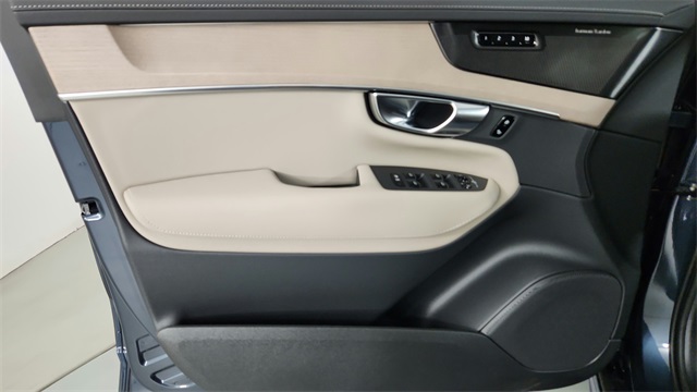 new 2026 Volvo XC90 car, priced at $68,035