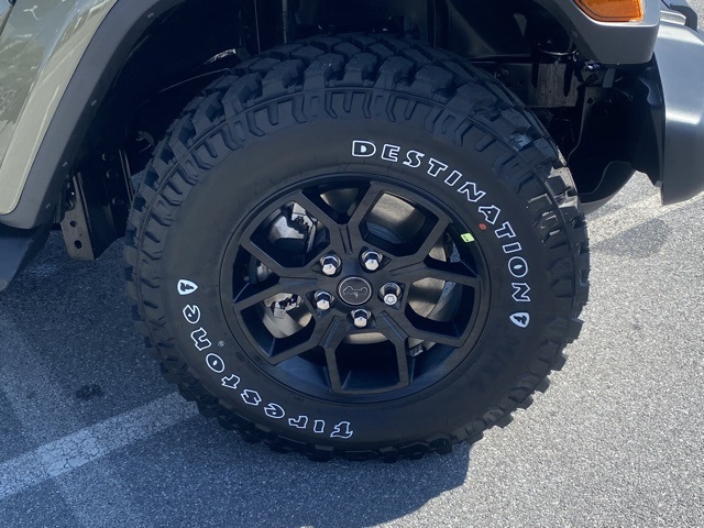 new 2025 Jeep Gladiator car, priced at $41,063