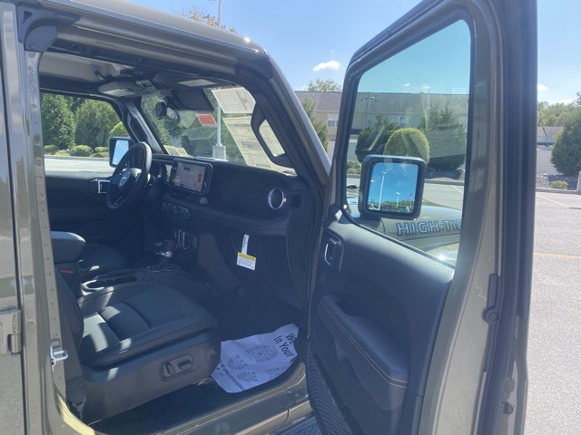 new 2025 Jeep Gladiator car, priced at $41,063