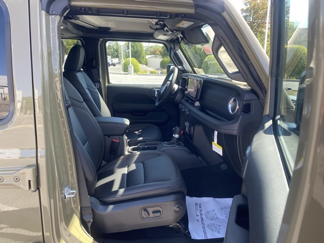 new 2025 Jeep Gladiator car, priced at $41,063