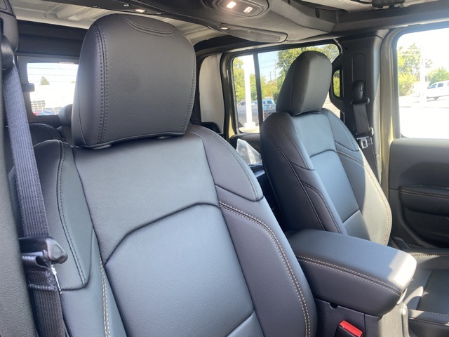 new 2025 Jeep Gladiator car, priced at $41,063