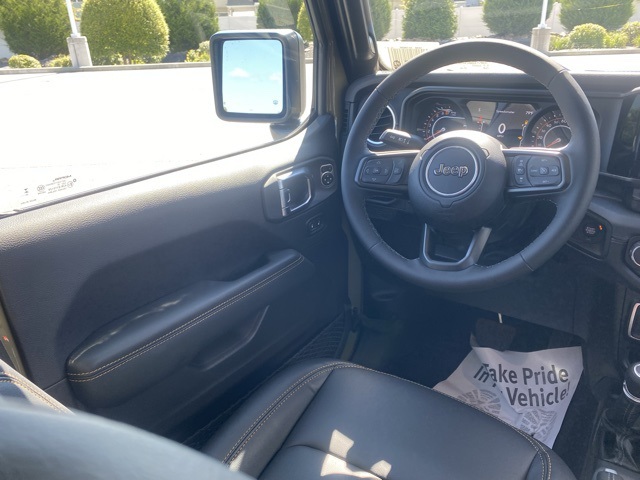 new 2025 Jeep Gladiator car, priced at $41,063