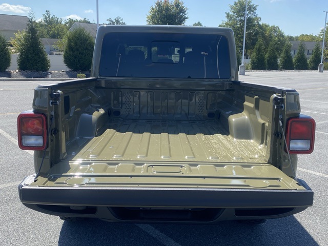 new 2025 Jeep Gladiator car, priced at $41,063