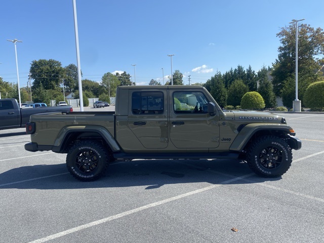 new 2025 Jeep Gladiator car, priced at $41,063