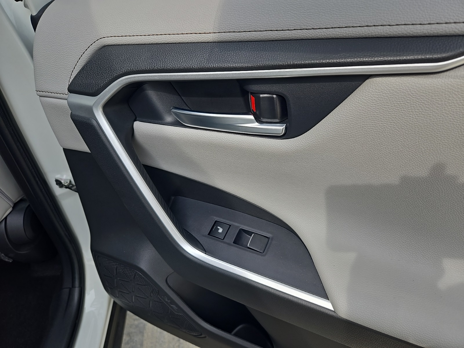 used 2020 Toyota RAV4 car, priced at $30,127