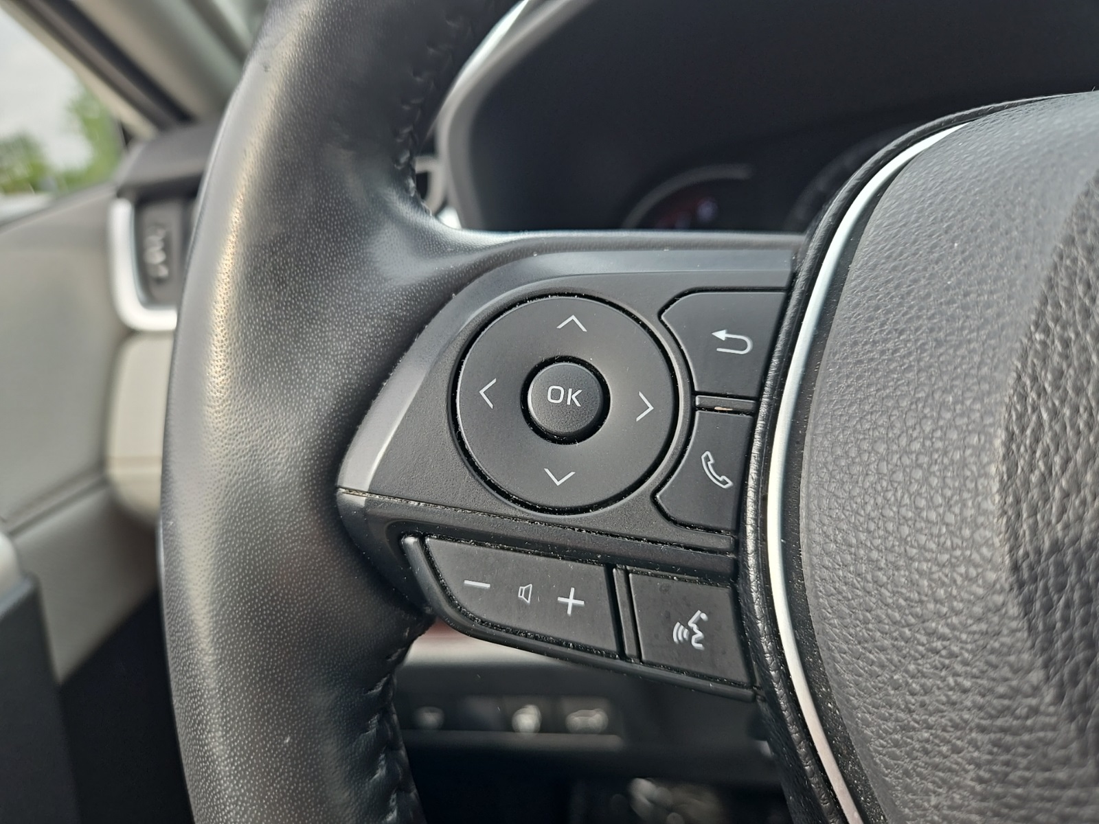 used 2020 Toyota RAV4 car, priced at $30,127