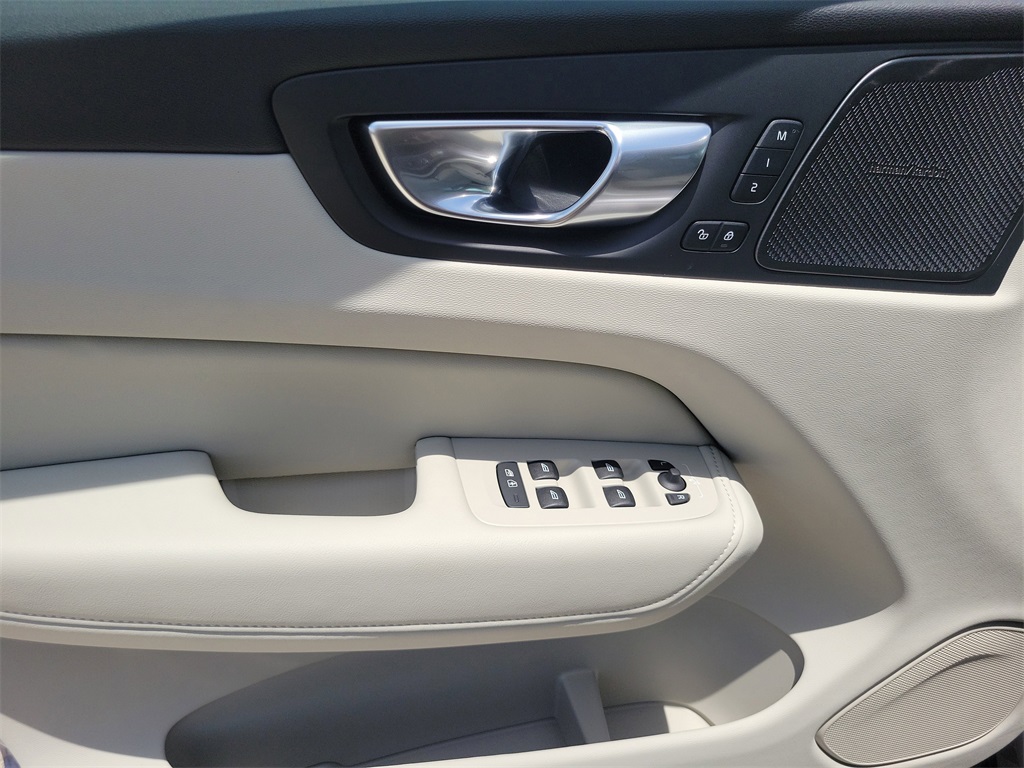 new 2026 Volvo XC60 Plug-In Hybrid car, priced at $71,275