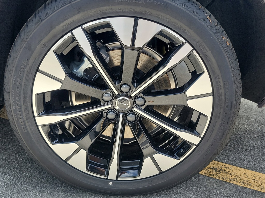 new 2026 Volvo XC60 Plug-In Hybrid car, priced at $71,275