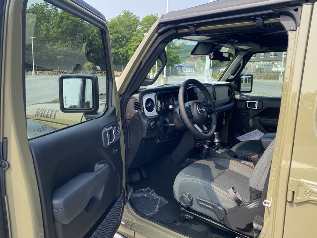new 2025 Jeep Wrangler car, priced at $47,549