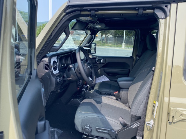 new 2025 Jeep Wrangler car, priced at $47,549