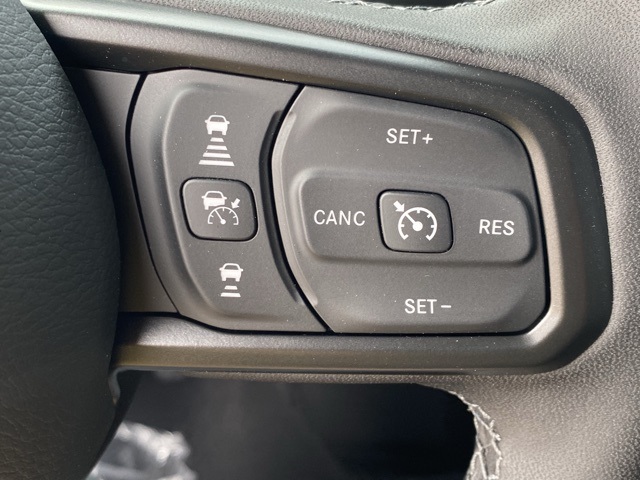 new 2025 Jeep Wrangler car, priced at $47,549