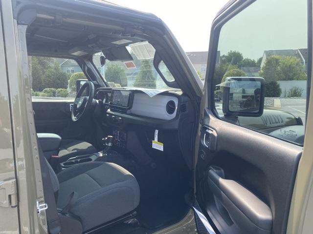 new 2025 Jeep Wrangler car, priced at $47,549