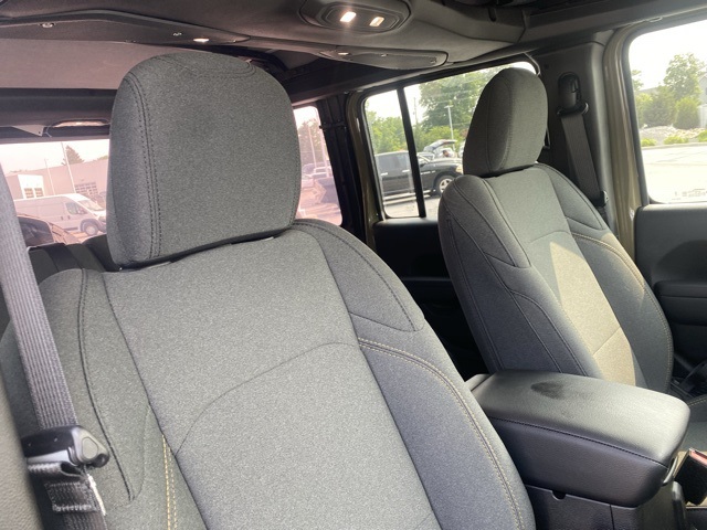 new 2025 Jeep Wrangler car, priced at $47,549