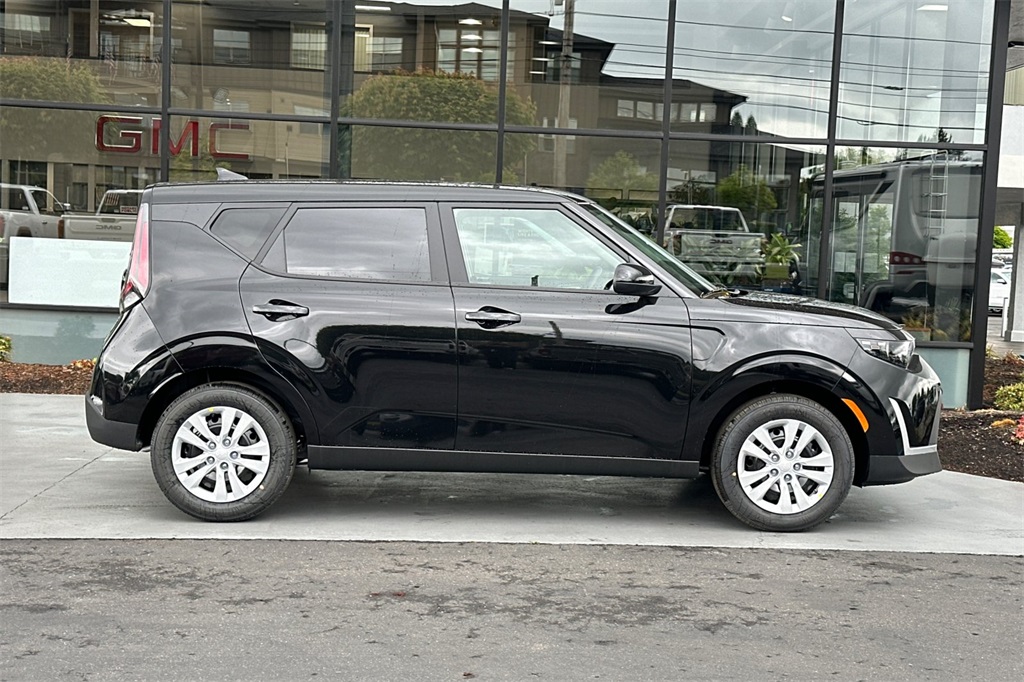new 2025 Kia Soul car, priced at $22,405