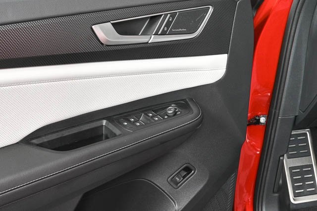 new 2025 Volkswagen Atlas Cross Sport car, priced at $54,324