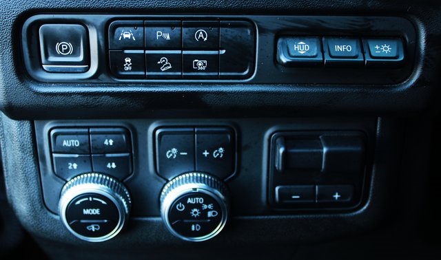 used 2023 GMC Yukon XL car, priced at $70,122