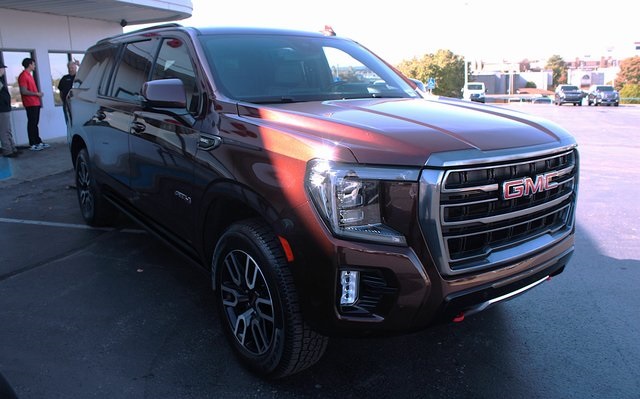 used 2023 GMC Yukon XL car, priced at $70,122