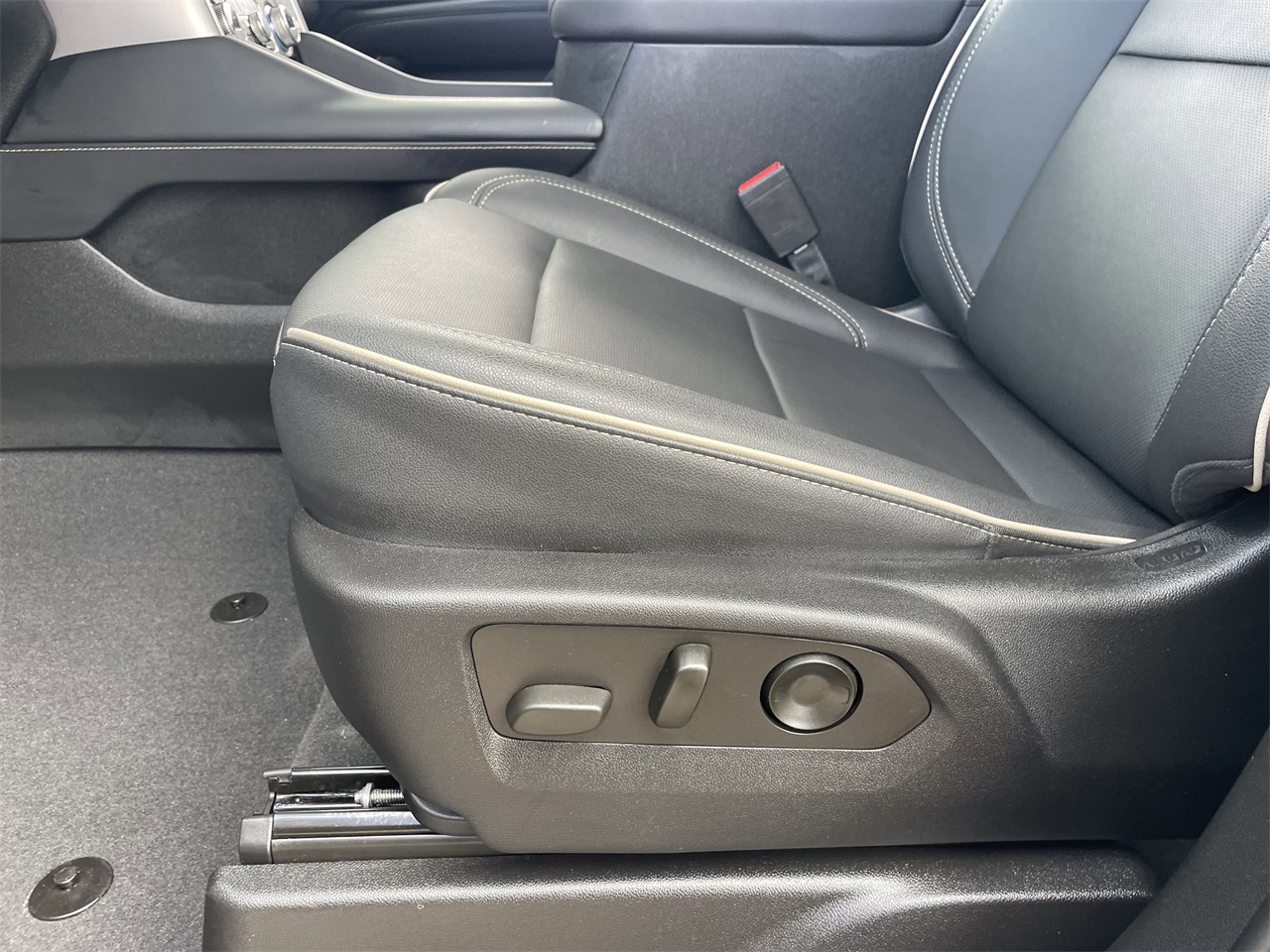 used 2022 GMC Yukon car, priced at $64,999