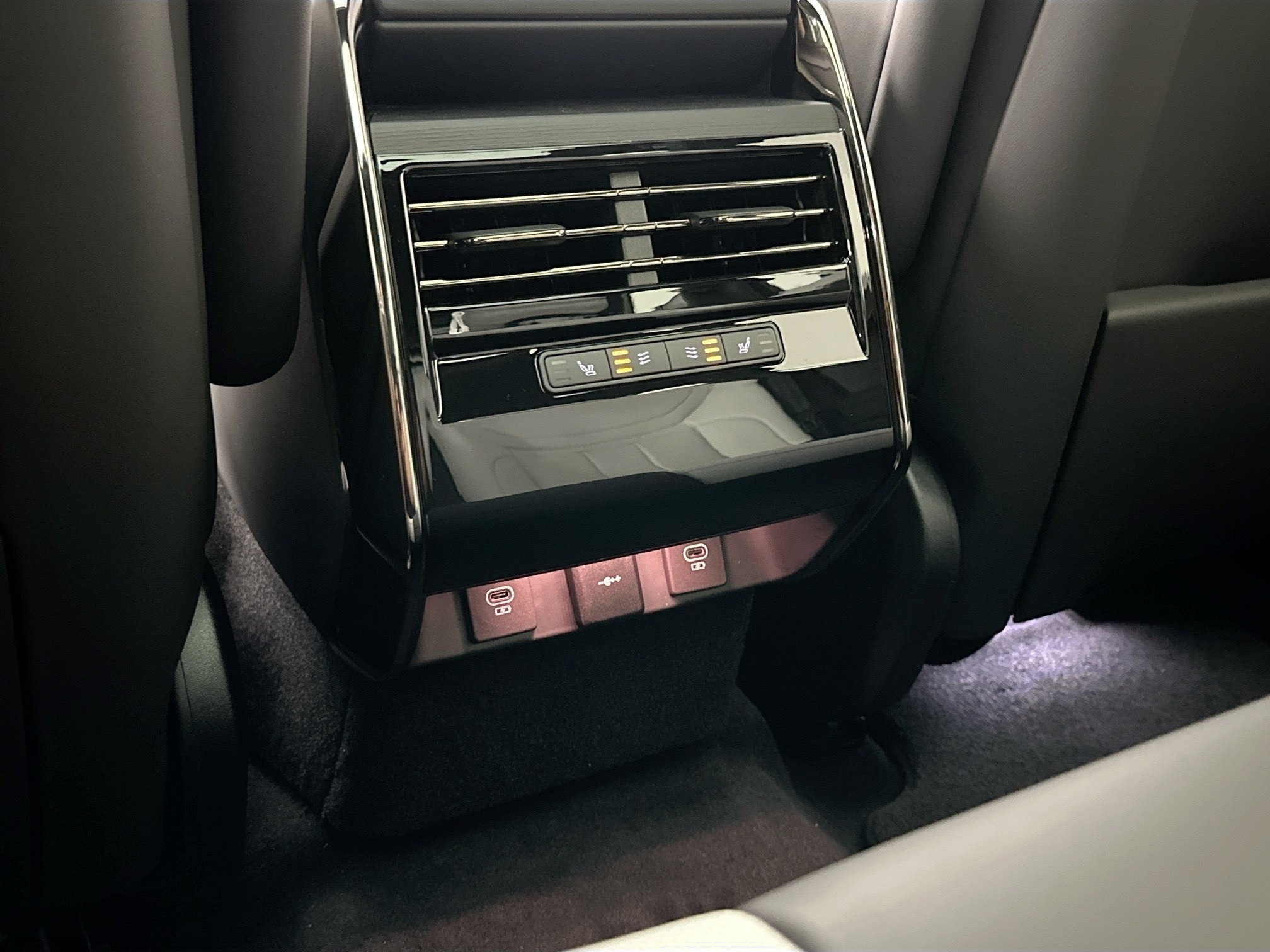 new 2025 Land Rover Range Rover Sport car, priced at $104,785