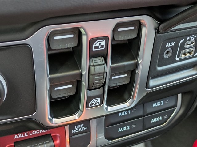new 2025 Jeep Gladiator car, priced at $41,135