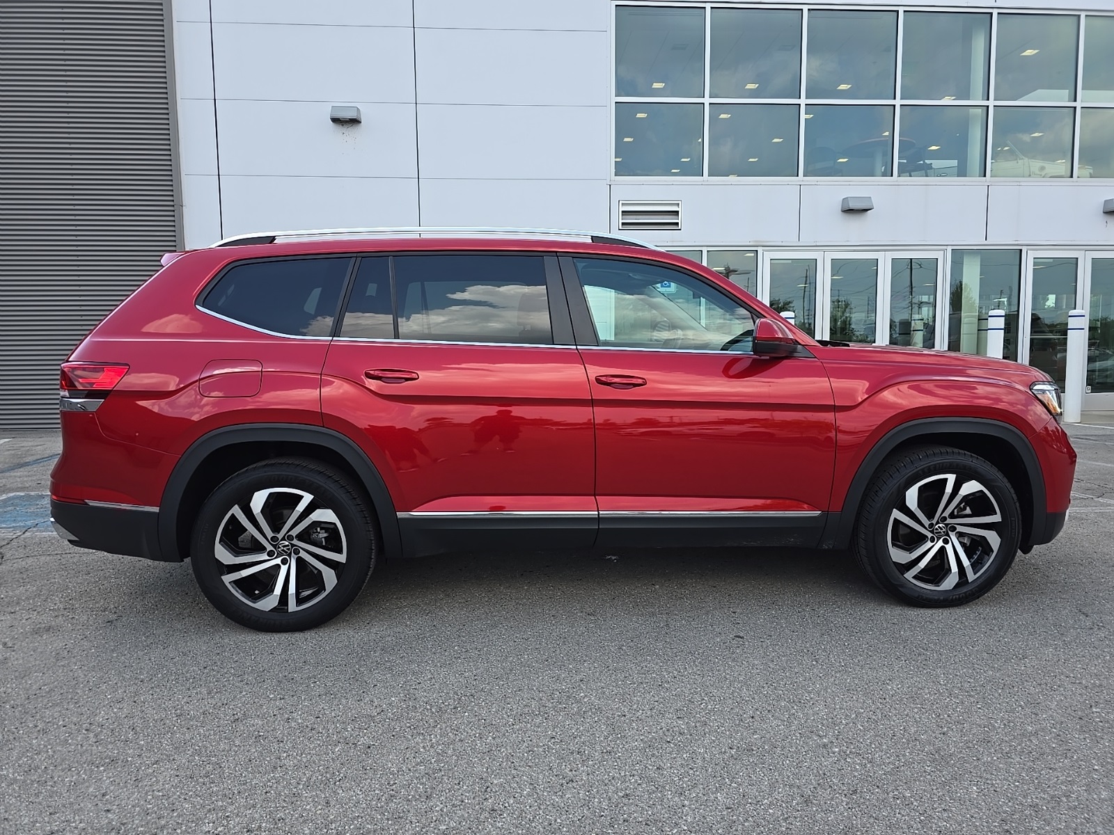 used 2023 Volkswagen Atlas car, priced at $33,300