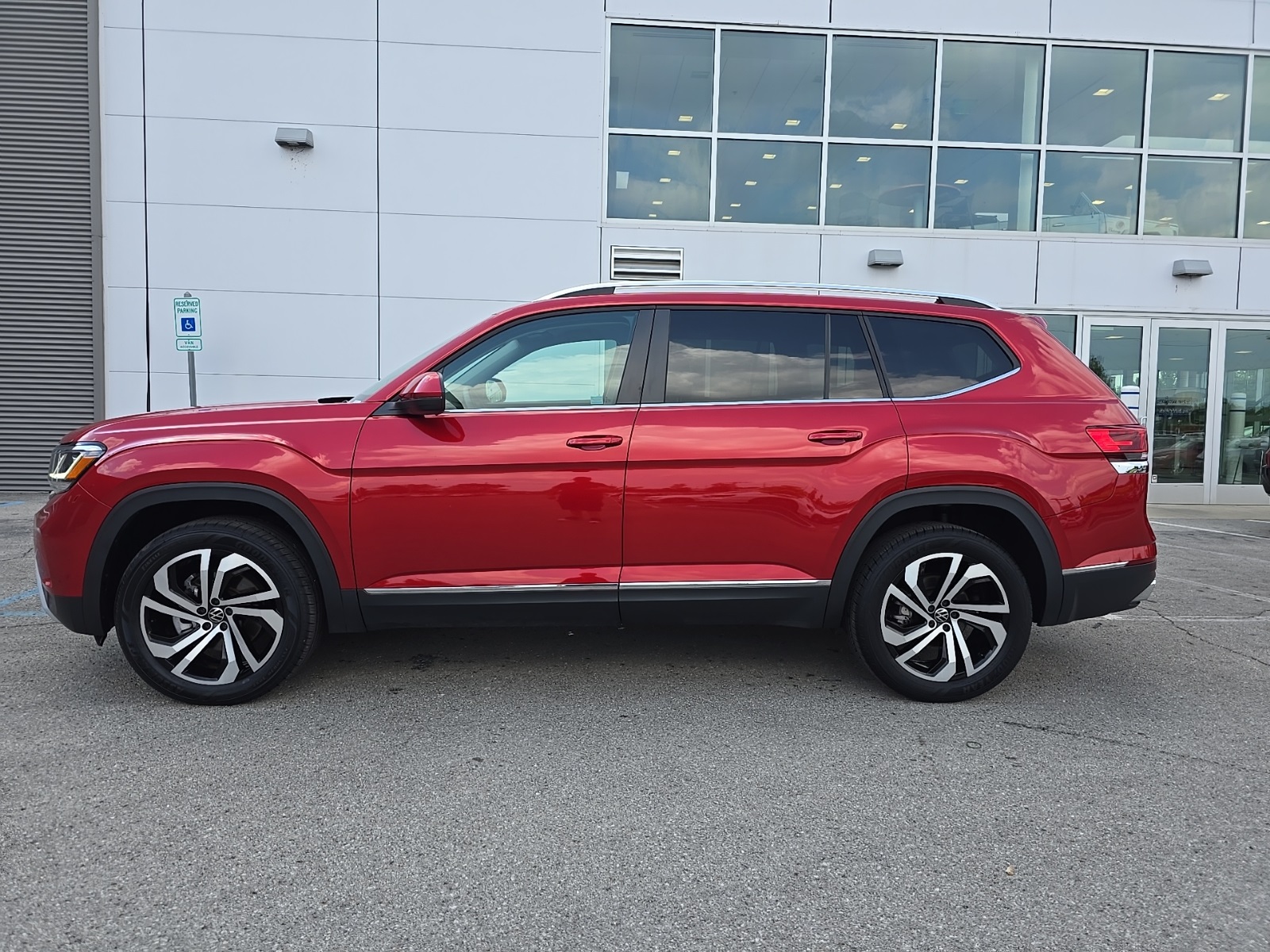 used 2023 Volkswagen Atlas car, priced at $33,300