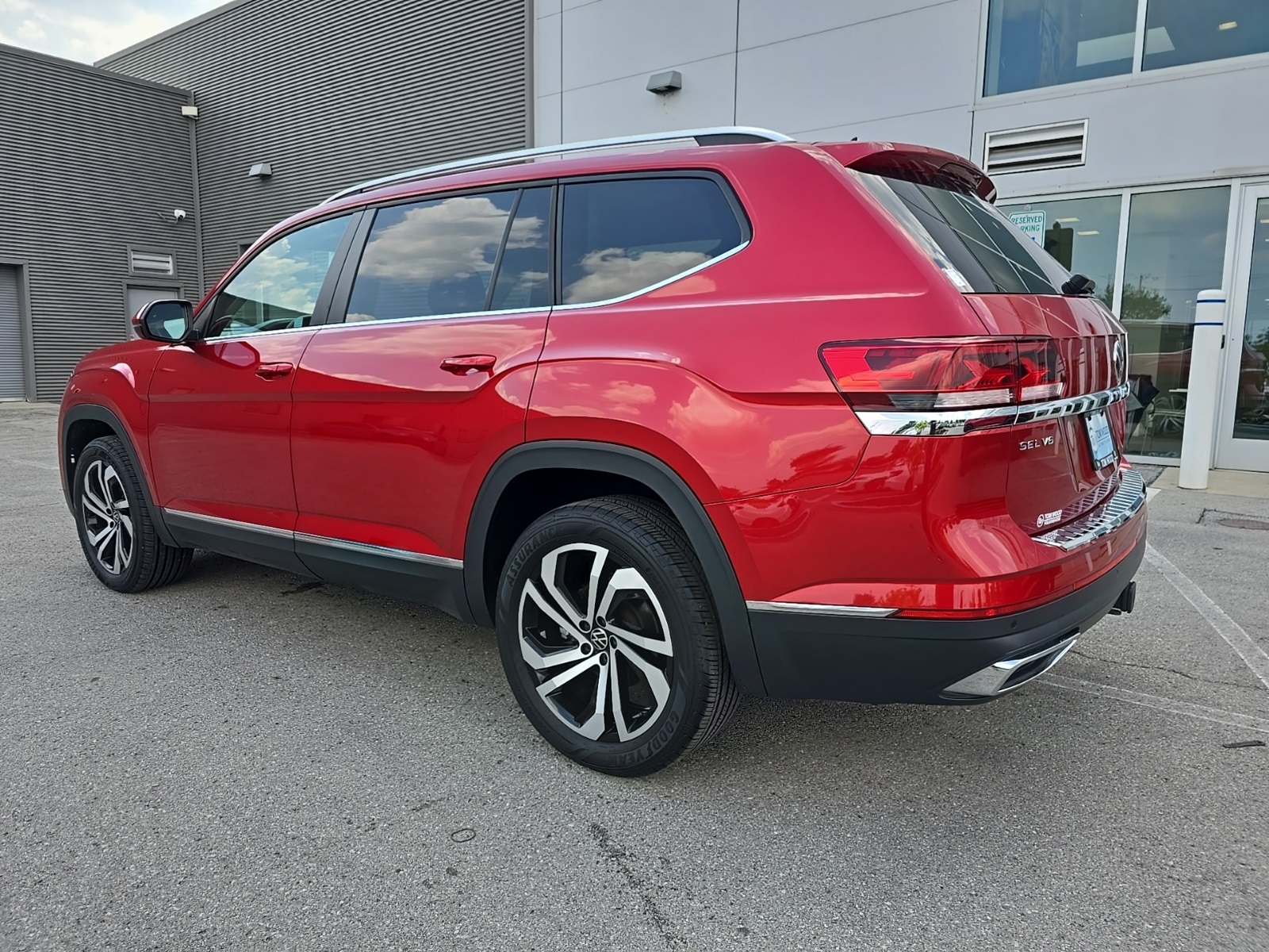 used 2023 Volkswagen Atlas car, priced at $33,300
